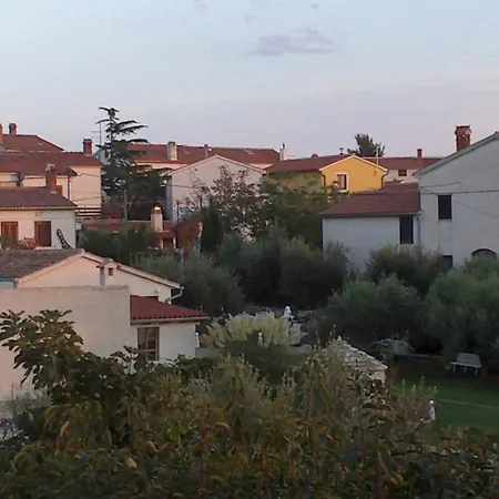 Lara Apartmán